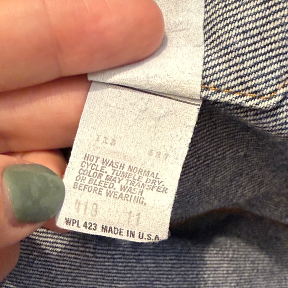 Levi's Classic Indigo Denim Jacket - Picture 8 of 10